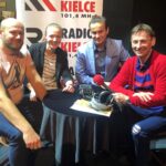 26.09.2019 Kielce. Kawiarenka Festiwalowa Memorial to Miles. Od lewej: Marcin Stojek, Natalia Jaworska, Jakub Antonkiewicz, muzycy Big Bandu Zespołu Szkół Muzycznych imienia Ludomira Różyckiego oraz Paweł Solarz / Radio Kielce