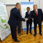 10.09.2019. Kunów. Podpisanie porozumienia miedzy gminą Kunów, a Wojewódzkim Funduszem Ochrony Środowiska i Gospodarki Wodnej w Kielcach / Emilia Sitarska / Radio Kielce