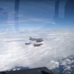 16.09.2019 Kielce. Pokazowy lot myśliwców podczas MSPO. Widok z kokpitu pilota / youtube