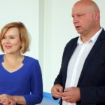 13.09.2019. Ociesęki. Na zdjęciu: Anna Krupka - wiceminister sportu i turystyki i Damian Szpak - wójt gminy Raków / TVP3 Kielce