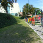 12.09.2019. Opatów. Droga prowadząca do mogiły z 1964 roku, gdzie ma pojawić się ścieżka / Emilia Sitarska / Radio Kielce