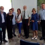 07.09.2019. Ostrowiec Świętokrzyski. Sesja popularnonaukowa „Ci, co Ostrowiec budowali”. Organizatorzy i prelegenci wraz z rodzinami architektów i budowniczych Ostrowca Św. / Emilia Sitarska / Radio Kielce