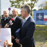 Kielce. 19.09.2019. Konferencja polityków PiS. Na zdjęciu od lewej: Jarosław Rusiecki – przewodniczący senackiej komisji Obrony Narodowej, Piotr Wawrzyk - wiceminister spraw zagranicznych, Krzysztof Słoń - senator / Wiktor Taszłow / Radio Kielce