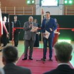 Kielce. 23.09.2019. Otwarcie Hali Sportowej. Na zdjęciu (od lewej): Ryszard Mańko - dyrektor X LO, Radosław Wasiak / Wiktor Taszłow / Radio Kielce