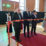 Kielce. 23.09.2019. Otwarcie Hali Sportowej. Na zdjęciu: Andrzej Kraśnicki - prezes PKOl i szef Związku Piłki Ręcznej w Polsce, Bogdan Wenta – prezydent miasta Kielce, Marcin Stępniewski - radny / Wiktor Taszłow / Radio Kielce