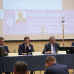 Kielce. 24.09.2019. Sesja Sejmiku Województwa Świętokrzyskiego. Na zdjęciu od lewej: Henryk Milcarz - prezes Wodąciągów Kieleckich, Marek Strzała - wiceprzewodniczący Sejmiku Województwa, Mieczysław Gębski - wiceprzewodniczący Sejmiku Województwa Andrzej Pruś – przewodniczący Sejmiku Województwa Świętokrzyskiego / Wiktor Taszłow / Radio Kielce