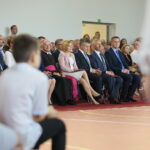 Wojewódzkie rozpoczęcie roku szkolnego. Na zdjęciu: Andrzej Pruś – przewodniczący Sejmiku Województwa Świętokrzyskiego, Marian Florczyk - biskup kielecki, Anna Krupka – poseł, Krzysztof Słoń – senator, Kazimierz Mądzik - świętokrzyski kurator oświaty, Paweł Wójcik - burmistrz Chmielnika / Wiktor Taszłow / Radio Kielce