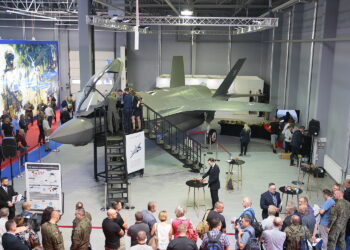 Model samolotu F-35 Lightning II zaprezentowany na 27. Międzynarodowym Salonie Przemysłu Zbrojeniowego / Wiktor Taszłow / Radio Kielce