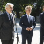 04.09.2019. Kielce. Otwarcie wystawy „… Będzie wielka albo nie będzie jej wcale”. Na zdjęciu (od lewej): Ryszard Śmietanka-Kruszelnicki - kielecka delegatura IPN, Krzysztof Słoń - senator / Wiktor Taszłow / Radio Kielce