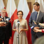 04.09.2019. Kielce. Świętokrzyski Okrągły Stół Edukacyjny. Na zdjęciu (od lewej): Andrzej Bętkowski - marszałek województwa, Agata Wojtyszek - wojewoda świętokrzyski i Dariusz Piontkowski - minister edukacji narodowej / Wiktor Taszłow / Radio Kielce