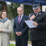 29.09.2019. Włochy. Otwarcie świetlicy. Od lewej: Agata Wojtyszek - wojewoda świętokrzyska, Andrzej Gąsior - burmistrz Nowej Słupi i Grzegorz Marczewski - prezes OSP Włochy / Wiktor Taszłow / Radio Kielce