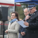 29.09.2019. Włochy. Otwarcie świetlicy. Od lewej: Agata Wojtyszek - wojewoda świętokrzyska, Andrzej Gąsior - burmistrz Nowej Słupi i Grzegorz Marczewski - prezes OSP Włochy / Wiktor Taszłow / Radio Kielce