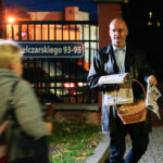 Kielce. Profesor Piotr Wawrzyk, wiceminister spraw zagranicznych (na zdjęciu), w poniedziałkowy poranek spotkał się z pracownikami WSP Społem w Kielcach / Wiktor Taszłow / Radio Kielce