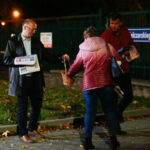 Kielce. Profesor Piotr Wawrzyk, wiceminister spraw zagranicznych (na zdjęciu), w poniedziałkowy poranek spotkał się z pracownikami WSP Społem w Kielcach / Wiktor Taszłow / Radio Kielce