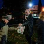 Kielce. Profesor Piotr Wawrzyk, wiceminister spraw zagranicznych (na zdjęciu), w poniedziałkowy poranek spotkał się z pracownikami WSP Społem w Kielcach / Wiktor Taszłow / Radio Kielce