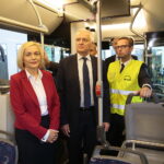06.09.2019. Starachowice. Jarosław Gowin odwiedził firmę MAN Bus&Truck. Na zdjęciu (od lewej): Renata Janik - wicemarszałek województwa świętokrzyskiego i Jarosław Gowin - minister nauki szkolnictwa wyższego / Wiktor Taszłow / Radio Kielce