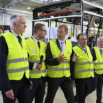 06.09.2019. Starachowice. Jarosław Gowin odwiedził firmę MAN Bus&Truck. / Wiktor Taszłow / Radio Kielce