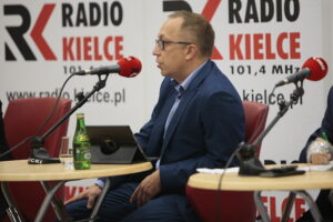 08.09.2019. Kielce. Studio polityczne Radia Kielce. Na zdjęciu: Artur Gierada – KO / Wiktor Taszłow / Radio Kielce