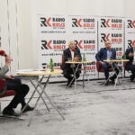 08.09.2019. Kielce. Studio polityczne Radia Kielce. Na zdjęciu (od lewej): Michał Kita - Radio Kielce, Krzysztof Lipiec - PiS, Artur Gierada - KO i Czesław Siekierski - PSL KP / Wiktor Taszłow / Radio Kielce