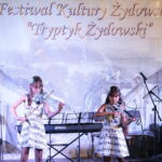 08.09.2019. Chęciny. 28. Festiwal Kultury Żydowskiej. Występ skrzypaczek Anny Wieleńskiej i Martyny Długosz / Wiktor Taszłow / Radio Kielce