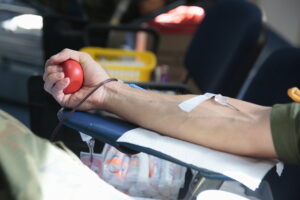 Akcja honorowego oddawania krwi w CPDMZ / Wiktor Taszłow / Radio Kielce