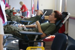 Akcja honorowego oddawania krwi w CPDMZ / Wiktor Taszłow / Radio Kielce