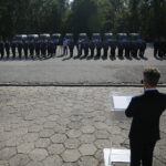 Kielce. 12.09.2019. Wręczenie medali i odznaczeń zasłużonym policjantom oraz ślubowanie nowo przyjętych funkcjonariuszy. Przemawia Krzysztof Słoń - senator PiS / Wiktor Taszłow / Radio Kielce