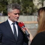 Kielce. 12.09.2019. Wręczenie medali i odznaczeń zasłużonym policjantom oraz ślubowanie nowo przyjętych funkcjonariuszy. Na zdjęciu: Krzysztof Słoń - senator PiS / Wiktor Taszłow / Radio Kielce