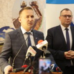 Kielce. 12.09.2019. Podpisanie porozumień w sprawie wdrożenia nowoczesnych technologii. Na zdjęciu (od lewej): Michał Cieślak – poseł, Paweł Kolczyński - wiceprezes Agencji Rozwoju Przemysłu S.A. / Wiktor Taszłow / Radio Kielce
