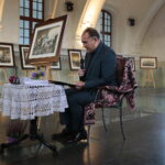 Chmielnik. 14.09.2019. Wernisaż wystawy Bartłomieja Michałowskiego "Sztetł. Zaginione w czasie". Na zdjęciu Janusz Knap - prezes Radia Kielce / Wiktor Taszłow / Radio Kielce