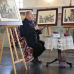 Chmielnik. 14.09.2019. Wernisaż wystawy Bartłomieja Michałowskiego "Sztetł. Zaginione w czasie". Na zdjęciu Tadeusz Sikora z Departamentu Kultury i Dziedzictwa Narodowego urzędu marszałkowskiego w Kielcach / Wiktor Taszłow / Radio Kielce