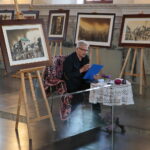 Chmielnik. 14.09.2019. Wernisaż wystawy Bartłomieja Michałowskiego "Sztetł. Zaginione w czasie". Na zdjęciu redaktor Jerzy Daniel / Wiktor Taszłow / Radio Kielce