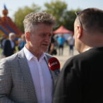 15.09.2019. Chmielnik. Jarmark koński i festiwal pierogowy. Na zdjęciu z lewej: Krzysztof Słoń - senator / Wiktor Taszłow / Radio Kielce