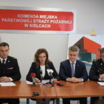 18.09.2019. Kielce. Konferencja Wojewody w PSP. Na zdjęciu od lewej: Krzysztof Ciosek – świętokrzyski komendant wojewódzki PSP, Agata Wojtyszek – wojewoda świętokrzyski, Krzysztof Słoń – senator, Sławomir Karwat - komendant miejski PSP / Wiktor Taszłow / Radio Kielce