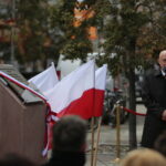 Kielce. 18.09.2019. Odsłonięcie monumentu poświęconego dr. Stanisławowi Ignacemu Łaszczyńskiemu. Przemawia profesor Mirosław Karbowniczek / Wiktor Taszłow / Radio Kielce