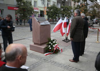 Kielce. 18.09.2019. Odsłonięcie monumentu poświęconego dr. Stanisławowi Ignacemu Łaszczyńskiemu / Wiktor Taszłow / Radio Kielce