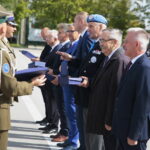 Kielce. 19.09.2019. Jubileusz 30-lecia istnienia Centrum Przygotowań do Misji Zagranicznych. po prawej byli komendanci centrum: gen.bryg. Marek Olbrycht i gen. dyw. Fryderyk Czekaj / Wiktor Taszłow / Radio Kielce