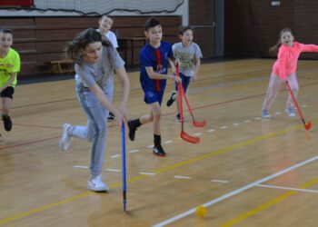 Weekendowe zajęcia rekreacyjno-sportowe w ostrowieckich szkołach / MOSiR Ostrowiec