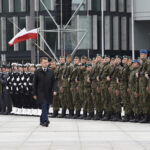 05.10.2019. Warszawa. Przysięga elewów służby przygotowawczej. Od lewej: generał broni Jarosław Mika - Dowódca Generalny Rodzajów Sił Zbrojnych i Mariusz Błaszczak - Minister Obrony Narodowej / Marzena Mąkosa