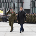 05.10.2019. Warszawa. Przysięga elewów służby przygotowawczej. Od lewej: generał broni Jarosław Mika - Dowódca Generalny Rodzajów Sił Zbrojnych i Mariusz Błaszczak - Minister Obrony Narodowej / Marzena Mąkosa