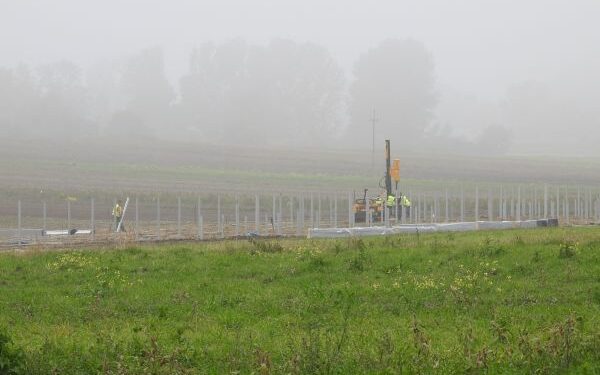 14.10.2019 Sroczów. Miejsce, gdzie mają powstać kolejne panele fotowoltaiczne w Sroczkowie w gminie Pacanów / UMiG Pacanów