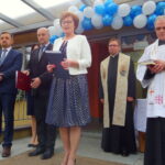 03.10.2019. Bałtów. Oficjalne otwarcie nowej szkoły. Na zdjęciu: przemawia dyrektor placówki Lidia Pastuszka / Emilia Sitarska / Radio Kielce