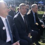 20.10.2019. Szydłów. Wojewódzki Przegląd Zespołów Ludowych. Na zdjęciu 9od lewej):  Andrzej Tuz - burmistrz Szydłowa, Józef Żółciak - starosta staszowski, Jan Mazanka - Starostwo Powiatowe / Grażyna-Szlęzak-Wójcik / Radio Kielce