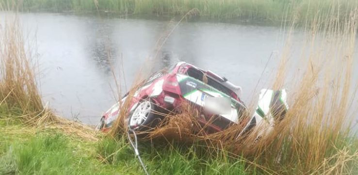 RADIO GDAŃSK. Umorzono śledztwo w sprawie wypadku w czasie Rajdu Żuławskiego. Kierowca jechał po narkotykach - Radio Kielce Radio Gdańsk / OSP Koszwały