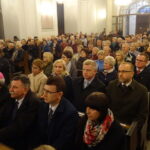 06.10.2019. Ostrowiec Św. Diecezjalne Dni Kultury Chrześcijańskiej. Drugi rząd od prawej: Adam Podsiadło - nadleśniczy Nadleśnictwa Ostrowiec Świętokrzyski, senator Jarosław Rusiecki, Dorota Stępień-Zając, artystka Teodora Pawełko-Kwiatkowska / Emilia Sitarska / Radio Kielce