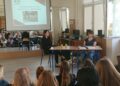 18.10.2019 Kielce. Lekcja w V Liceum Ogólnokształcącego w Kielcach poprowadzona przez niewidomą Aleksandrę Lanckorońską-Urbanik / Iwona Murawska / Radio Kielce