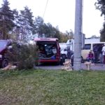 30.09.2019. "Grzybiarze" z Rumunii na jednym z parkingów / Wiktor Dziarmaga / Radio Kielce