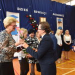 11.10.2019 Końskie. Dzień Edukacji Narodowej. Gratulacje i podziękowania składa wojewoda Agata Wojtyszek / Magdalena Galas-Klusek / Radio Kielce