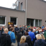 09.10.2019 Kielce. Otwarcie nowo wyremontowanego schroniska. Na zdjęciu: Wojciech Moskwa - kierownik schroniska, Katarzyna Suchańska – kielecka radna, Kamil Suchański – kielecki radny, Joanna Winiarska – kielecka radna, Arkadiusz Kubiec – wiceprezydent Kielc, Danuta Papaj – wiceprezydent Kielc. Przemawia Michał Braun - kielecki radny. / Mateusz Kaczmarczyk / Radio Kielce