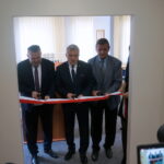 10.10.2019. Skarżysko-Kamienna. Otwarcie punktu informacyjnego o funduszach europejskich. Od lewej: Mariusz Bodo - sekretarz województwa, Andrzej Bętkowski - marszałek województwa świętokrzyskiego i Krzysztof Randla - zastępca dyrektora Departamentu Organizacji i Kadr urzędu marszałkowskiego / Wiktor Dziarmaga / Radio Kielce